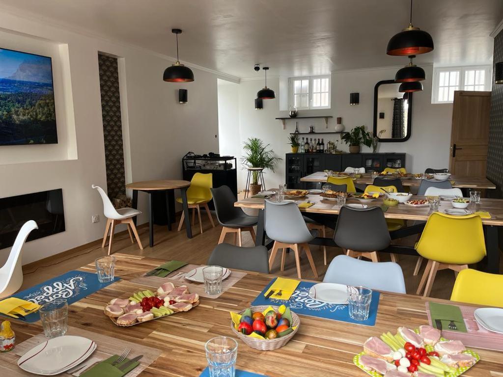 La Maison Des Amis En Normandie Pontfarcy Bagian luar foto